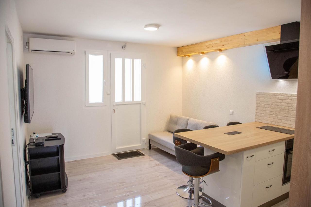 Apartments By The Sea Milna, Vis - 8895 Rukavac  Exterior photo