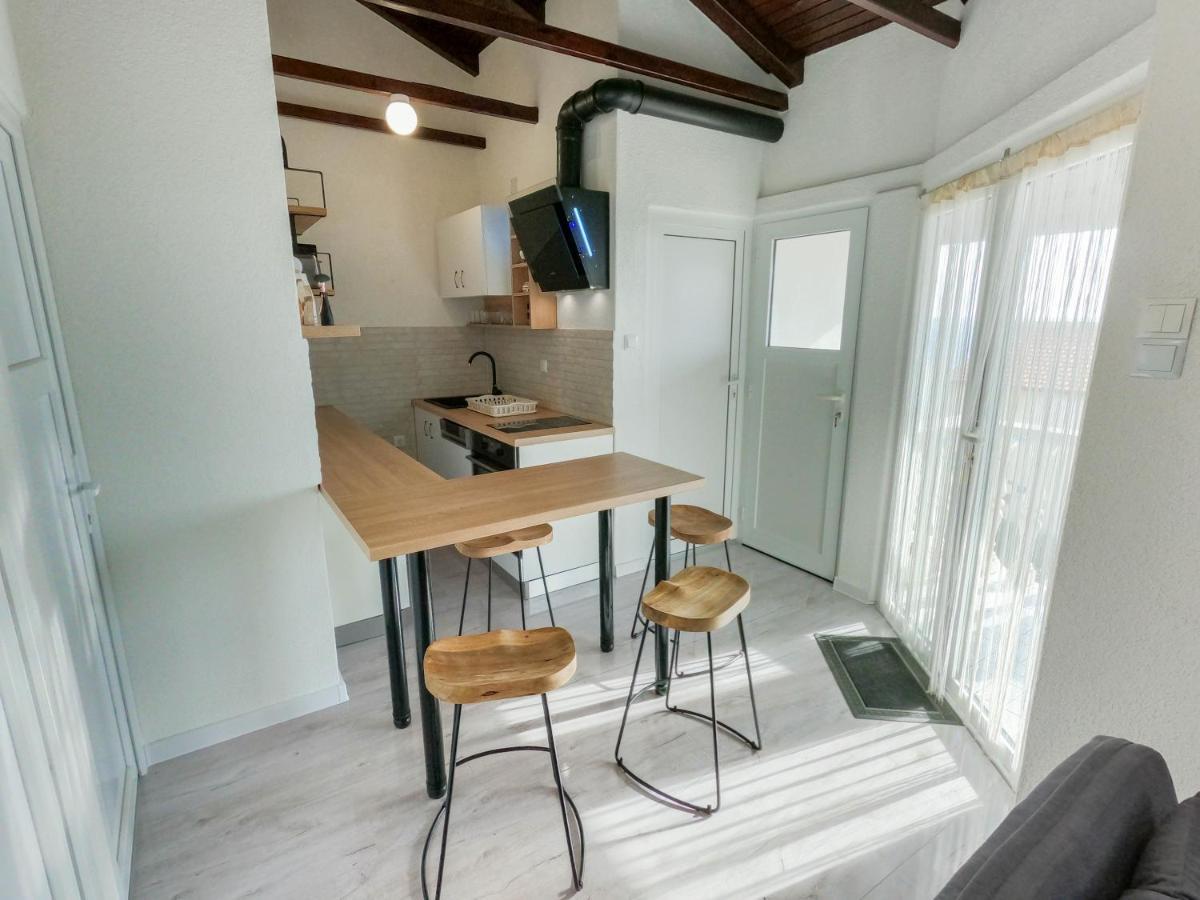Apartments By The Sea Milna, Vis - 8895 Rukavac  Exterior photo