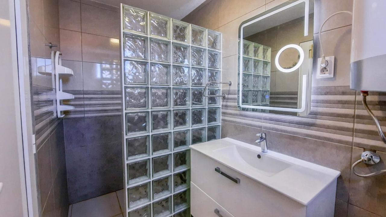 Apartments By The Sea Milna, Vis - 8895 Rukavac  Exterior photo